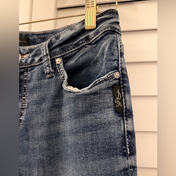 Silver Women's Suki Curvy Mid Rise Straight Leg Jeans Size 30 - Picture 7 of 15